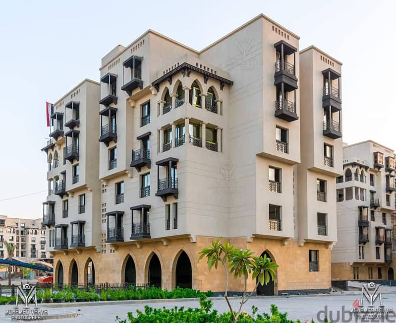 For sale, a 3-room apartment, immediate receipt, high-end finishes, ready to move in, with a 10% down payment, in the first residential compound 11