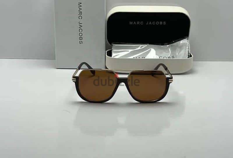 MARC JACOBS glass 1
