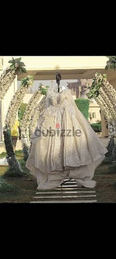 فستان زفاف ملكي للبيع