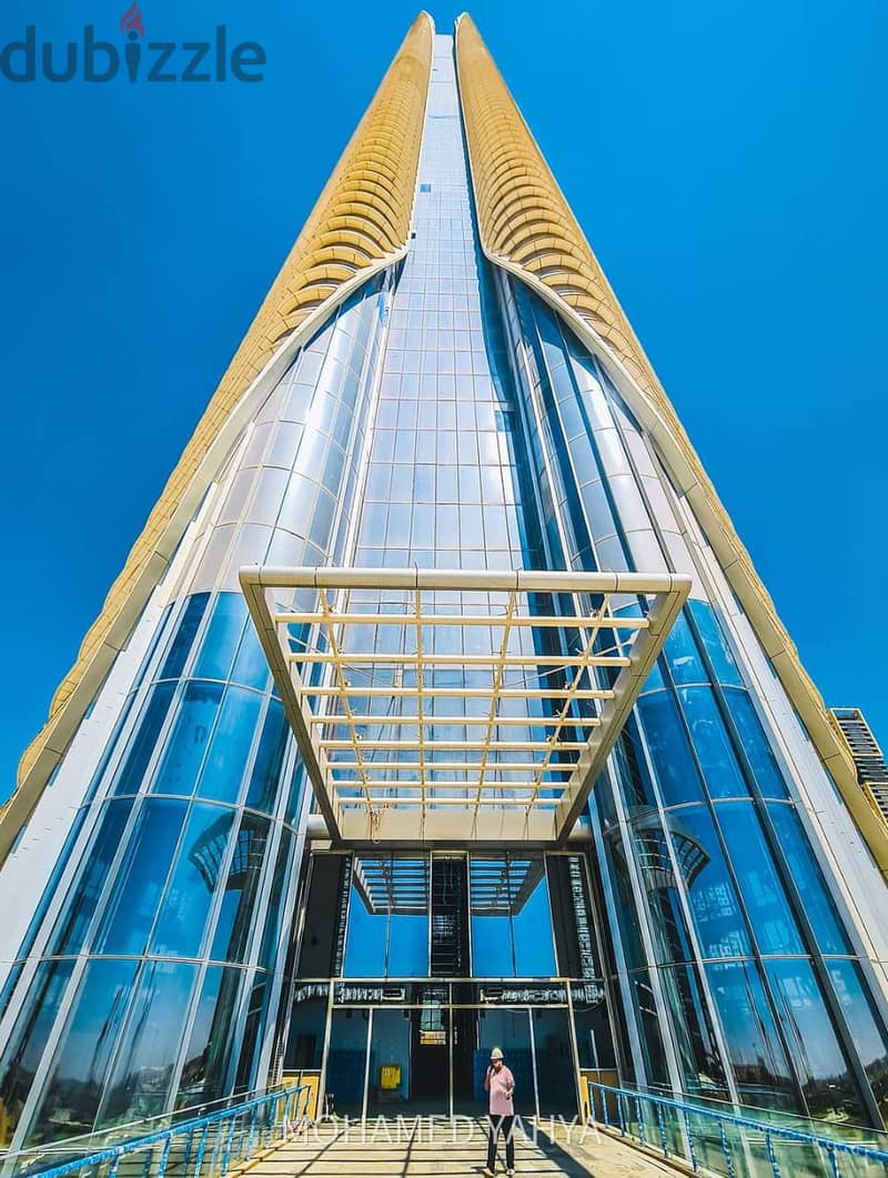 Your shop is first row in the largest skyscraper, Direct, in front of the entrance to the iconic tower and in the heart of the Green River in the cent 1