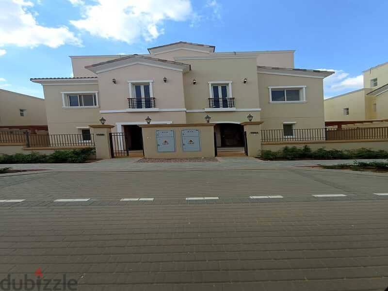 Townhouse Fully finished with kitchen and AC’S, Prime location for sale cash in Uptown Cairo 2