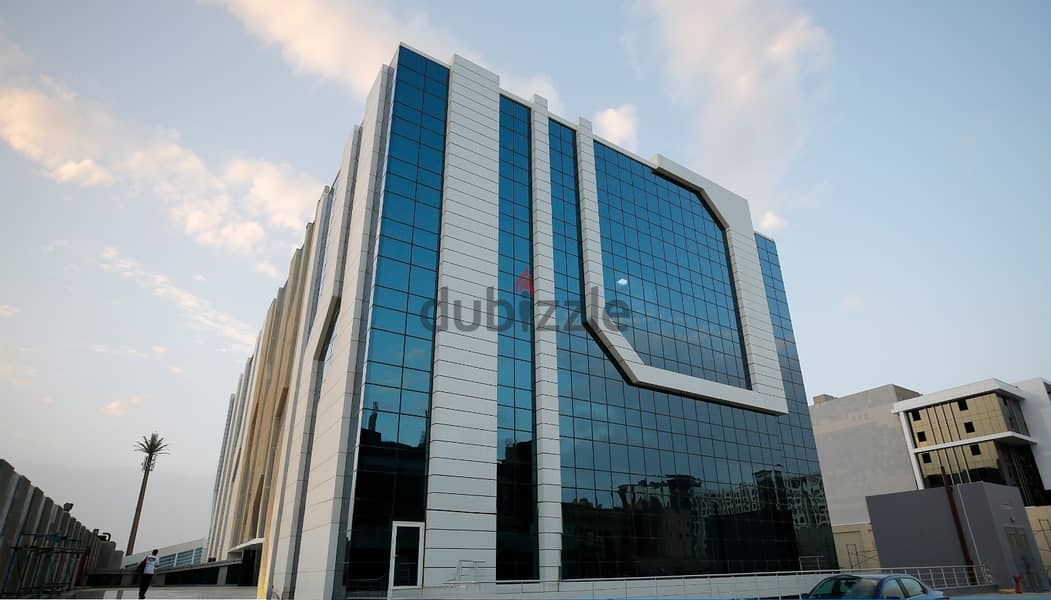 new cairo مكتب للايجار 56 متر بمول اداري في شارع التسعين الشمالي بالتجمع الخامس 2