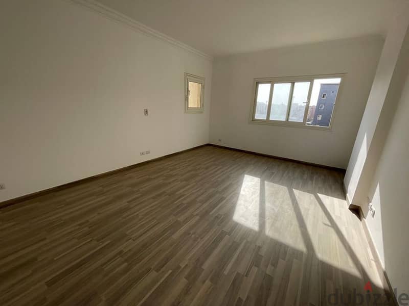 Apartment For sale 200m in B8 wide garden view 1