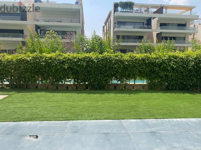 Apartment With Garden For Sale With Private Pool In LVR 1