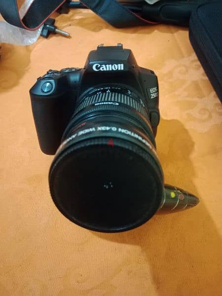 كاميرا كانون eos2550D 3