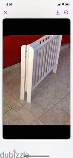 white wooden crib 0