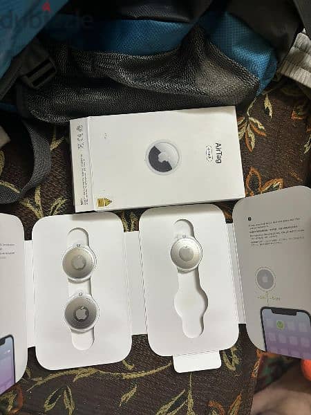 Apple 

AirTag Pack of 4 White 7