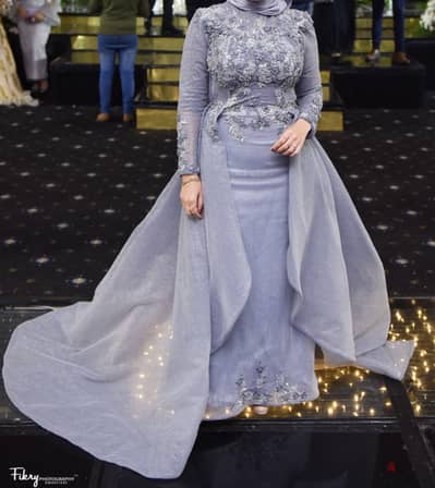 grey dress