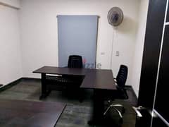 غرفة مكتب في مكتب مشترك للايجار مفروش  في التجمع الاول علي شارع رئيسي
