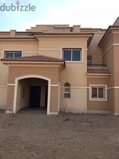 Stone Park New Cairo     town house middle for sale     Area: 270m² + 350m² land  0