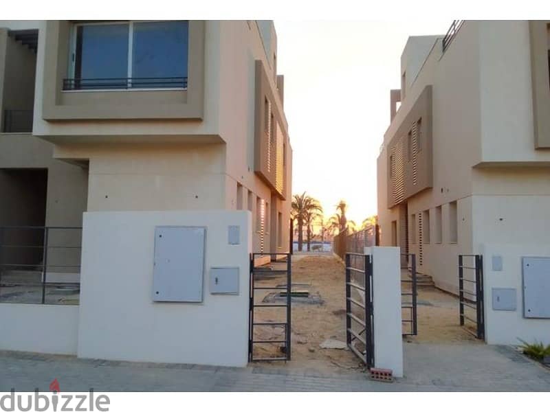 For sale 302 m standalone with down payment and installments prime location in palm hills new cairo 9