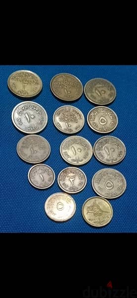 مجموعه كبيره جدا من العملات المصريه و الاجنبيه 9