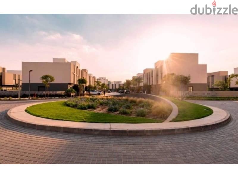 Duplex roof 274 m  for sale semi finished cash prime location in compound Al-burouj دوبليكس روف للبيع في كمبوند البروج الشروق 4
