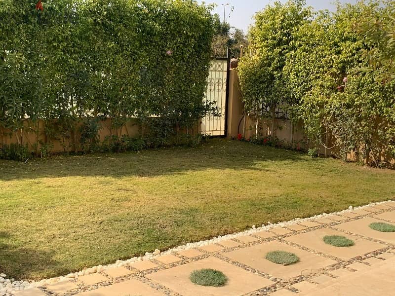 Town house view landscape 215 m bahary with down payment and installments for sale in hyde park تاون هاوس للبيع في هايد بارك التجمع 4