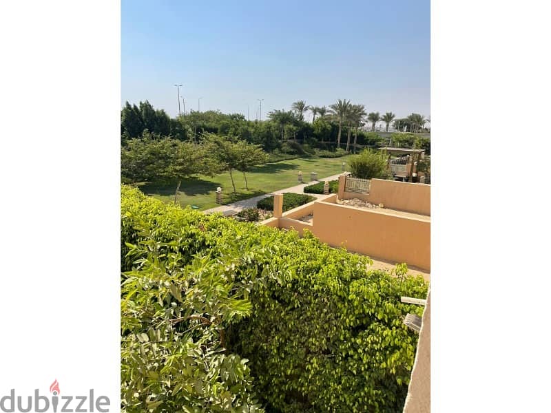 Town house view landscape 215 m bahary with down payment and installments for sale in hyde park تاون هاوس للبيع في هايد بارك التجمع 8