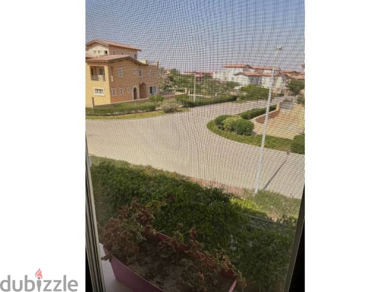 Town house view landscape 215 m bahary with down payment and installments for sale in hyde park تاون هاوس للبيع في هايد بارك التجمع 10