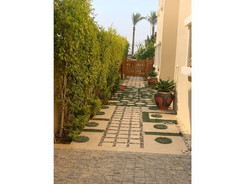 Town house view landscape 215 m bahary with down payment and installments for sale in hyde park تاون هاوس للبيع في هايد بارك التجمع 11