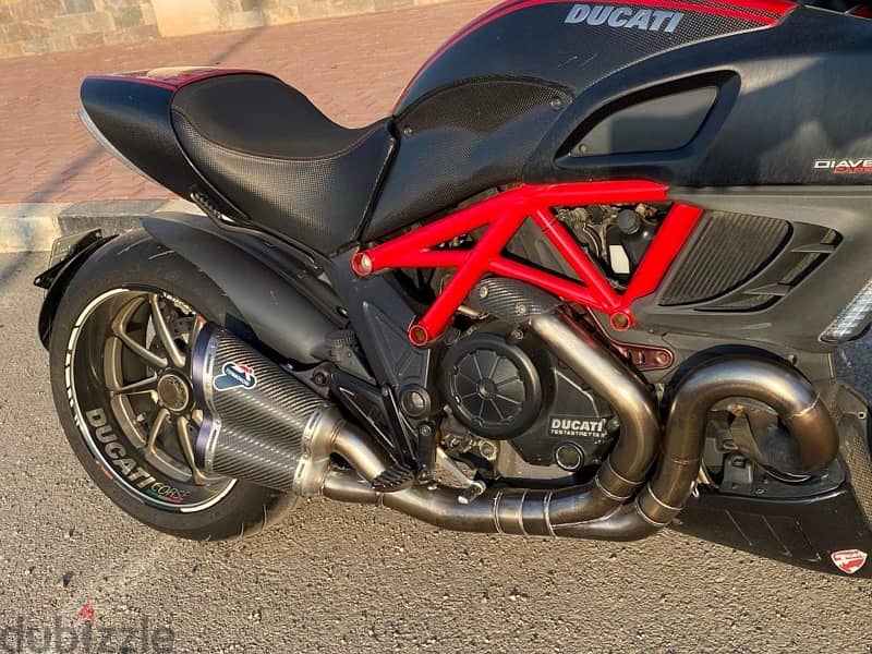 Ducati Diavel Carbon 1