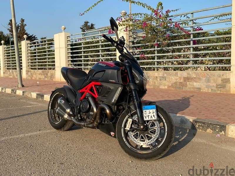 Ducati Diavel Carbon 4