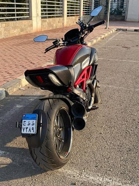 Ducati Diavel Carbon 5