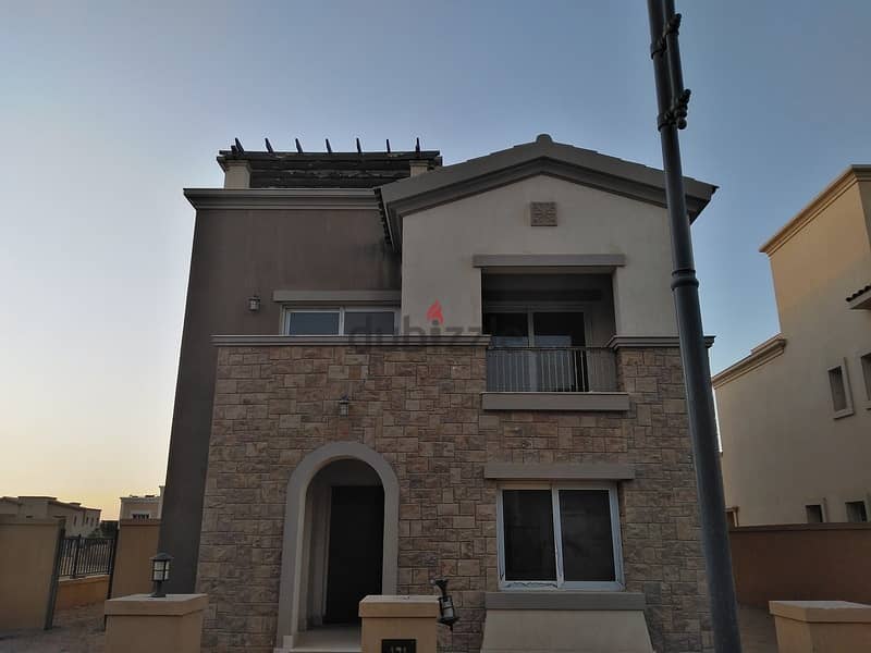 Standalone Villa 407m fully finished for sale at prime location in Mivida 8