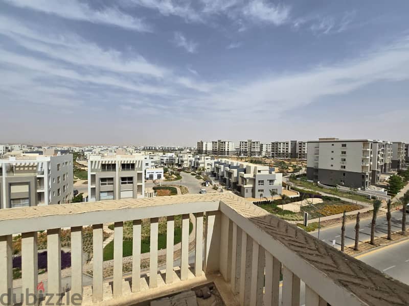 Amazing rooftop apartment in Hyde Park compound for sale شقة رووف للبيع بكمبوند هايد بارك التجمع الخامس 1