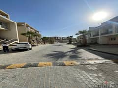 Pyramid Hills  Twin house for sale ready to move  With Pyramids View   Land 327 Sqm
