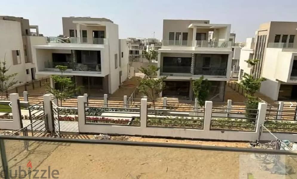 for sale town house middle ready to move prime location fifth square marasem 3