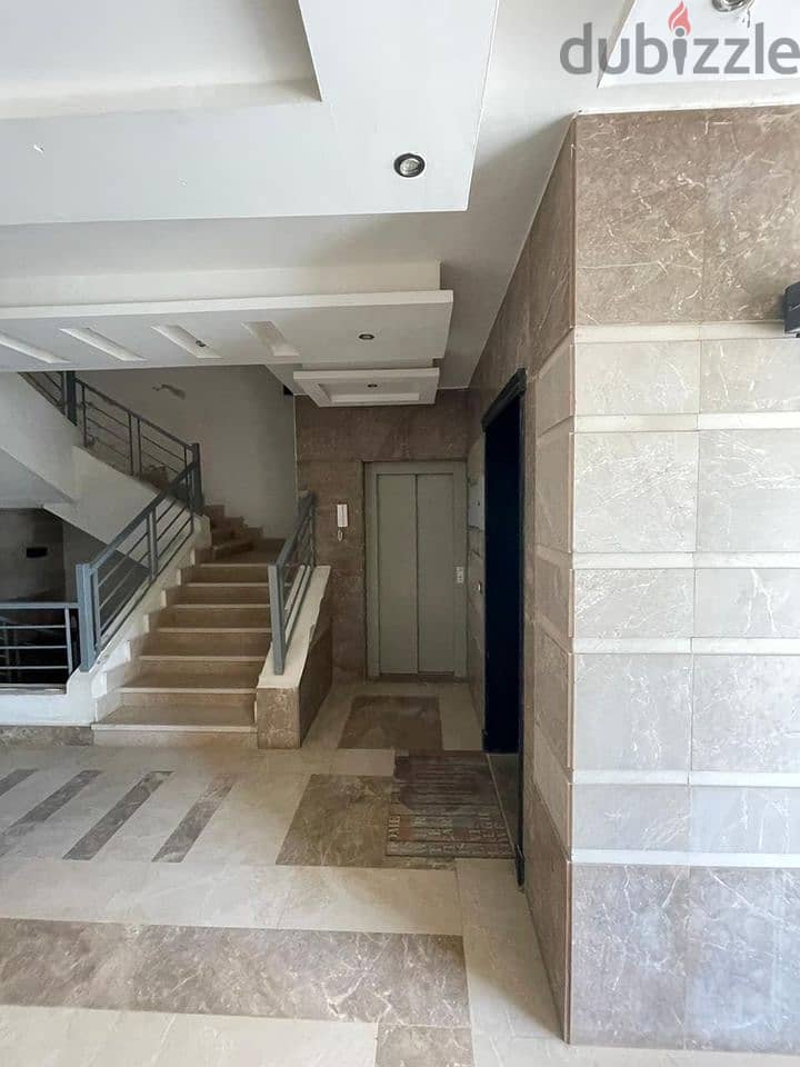 Luxurious Penthouse for sale, 224 square meters, with a very distinctive view overlooking the landscape, located in front of Cairo International Airpo 5