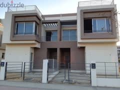 Semi-finished townhouse for sale in installments in the best location in Palm Hills, New Cairo 0