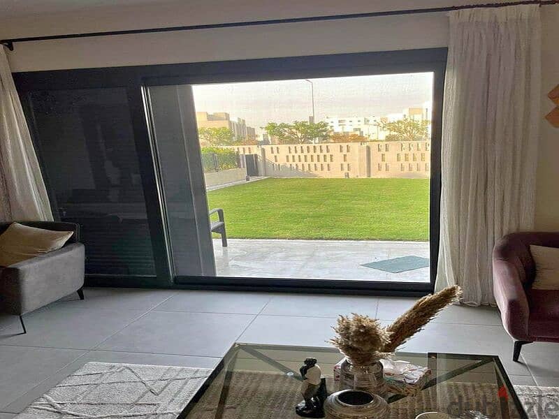 لسرعه البيع فيلا 240م للبيع بأرقي مشاريع الشروق villa 240m for sale in alburuj compound in al shorouk 1