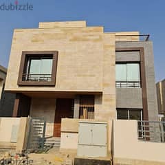 corner - 5bedroom villa for sale in Fifth Settlement, with a 70% discount on payment systems, (3 floors+ garden + roof ) beside gardenia compound 3