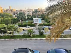شقة مفروشة للبيع بالتجمع الخامس القاهرة الجديدة