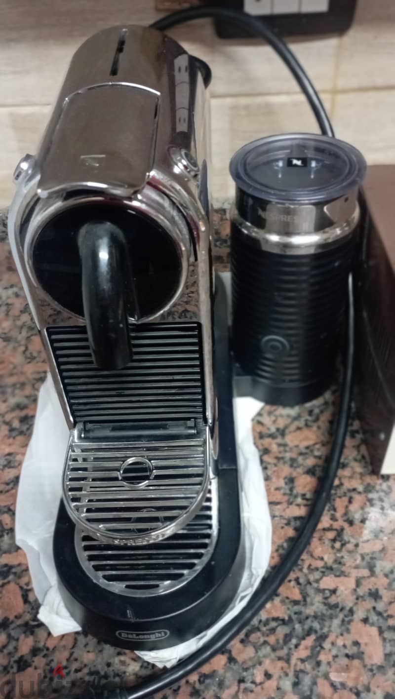 ماكينة Nespresso ديلونج 2