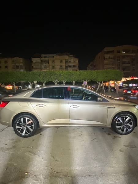Renault Megane 2020 1