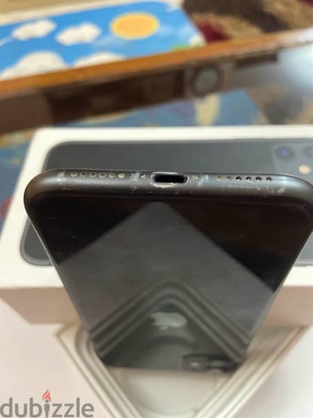 iPhone 11 black 6