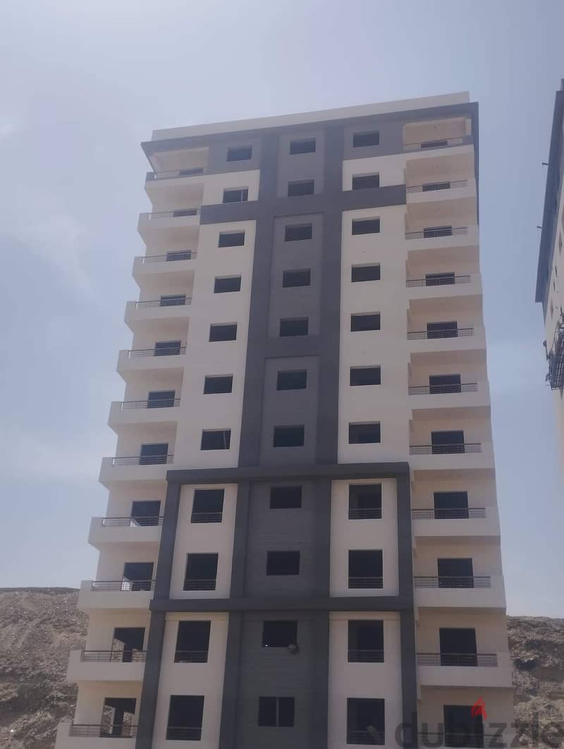Received immediately at a snapshot price. . 100 sqm apartment for sale in installments in Nasr City, Al-Waha District, in the Green OASIS Compound. 5