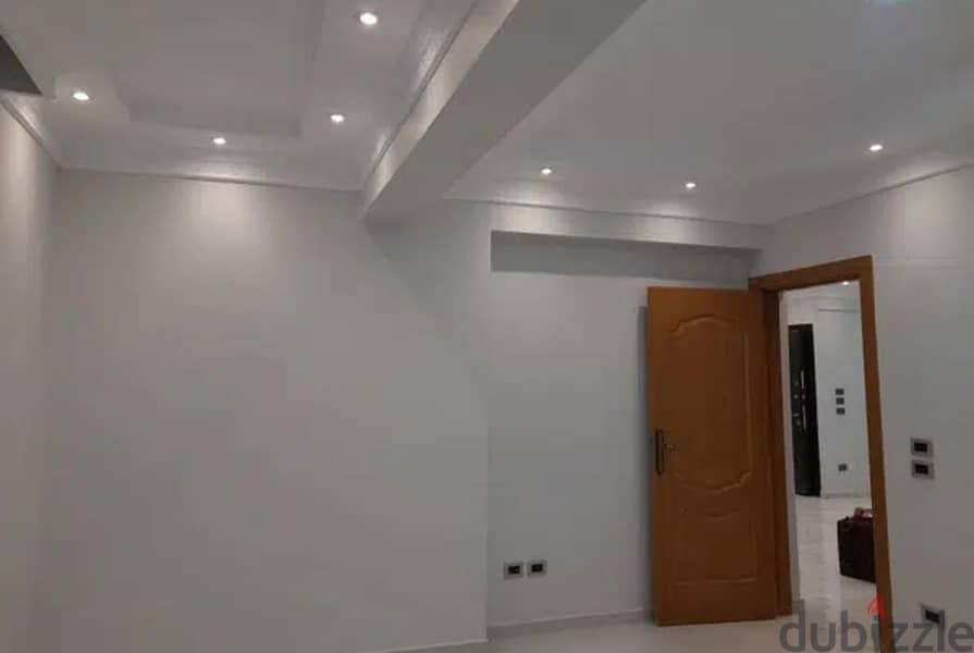 Apartment for sale with kitchen and air conditioners, New Cairo, Third District, near Fatima Al-Sharbatly Mosque and Al-Baghdadi Square.  First reside 4