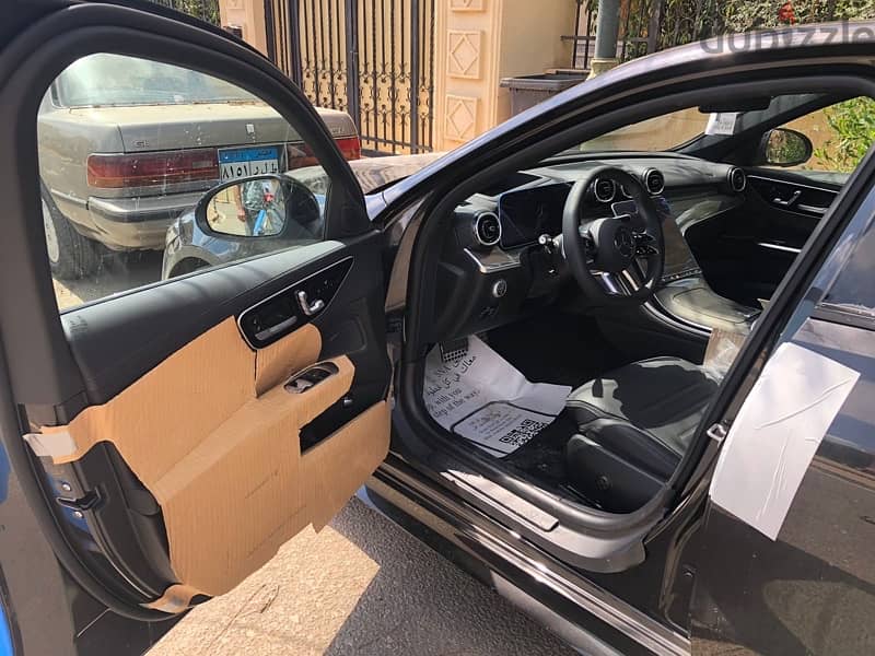 Mercedes-Benz C200 AMG 2024 fully loaded 5