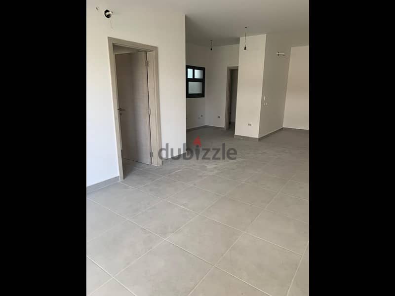 Apartment with garden for rent in Al Burouj 10