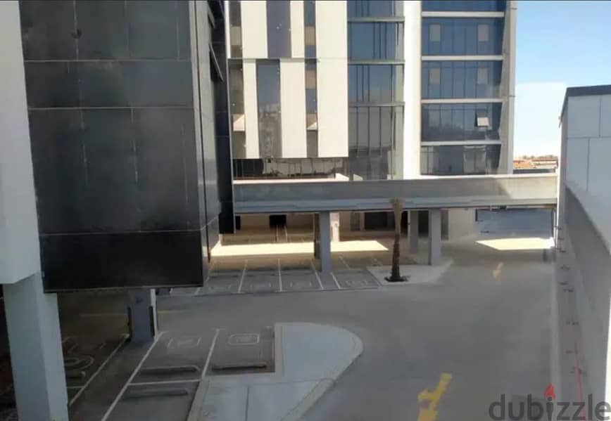 OFFICE 135m With Special Price for rent in Compound Hyde Park NewCairo 6