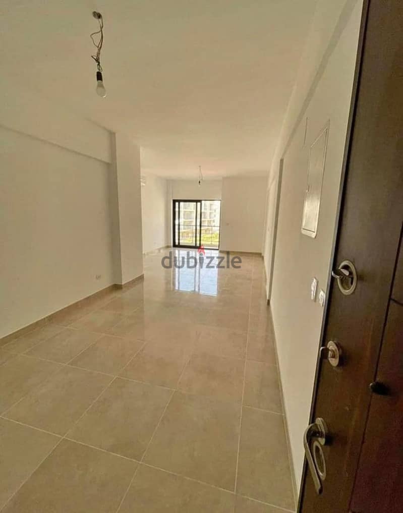 145 sqm apartment, immediate receipt, in central Cairo, fully finished, in front of Salah Salem Road, New Fustat Compound 7