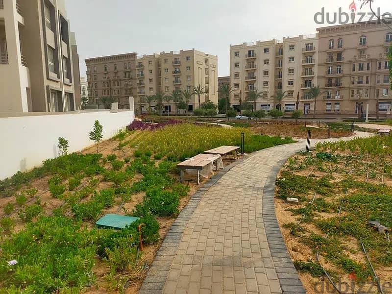 for sale apartment prime location on landscape in compound hyde park new cairo 12