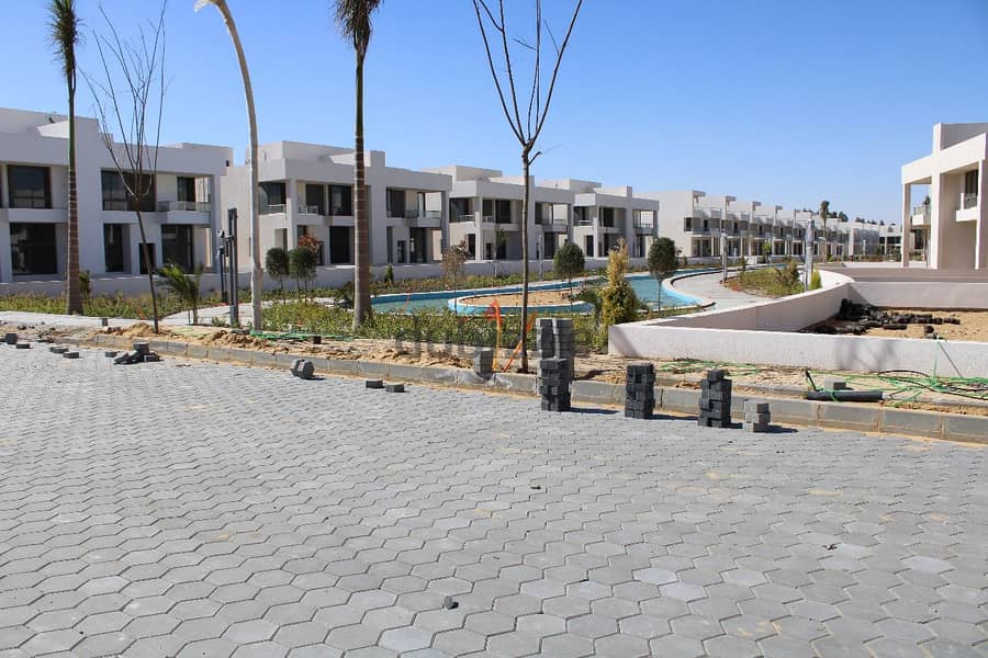 town house lake west zayed 9