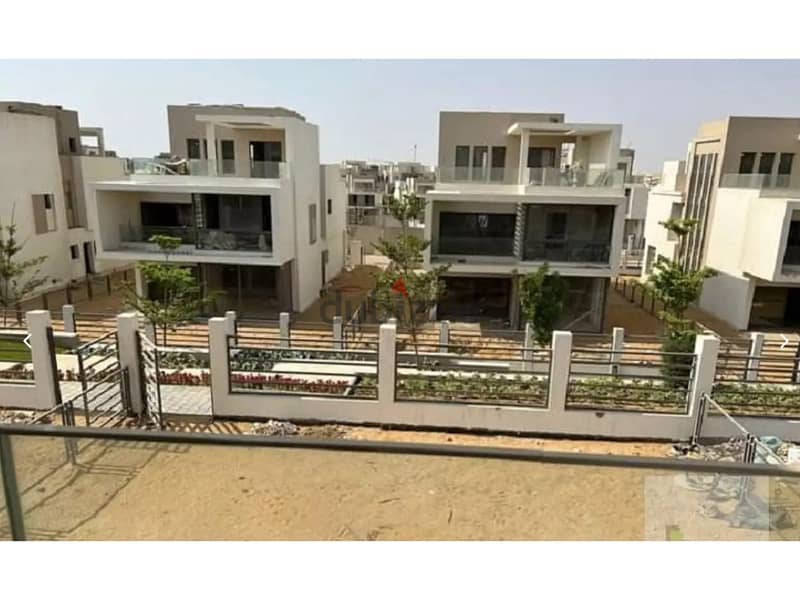 for sale town house corner prime location finished ready to move in fifth square marasem 3