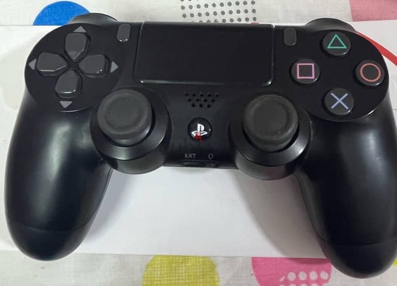 DUALSHOCK 4 PS4 Controller - Original - Black - Used 1