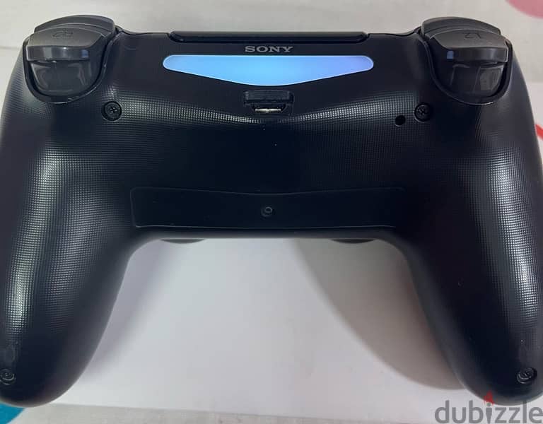 DUALSHOCK 4 PS4 Controller - Original - Black - Used 3