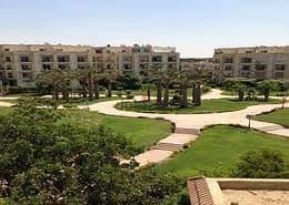 شقه للبيع ارضي بجاردن الشيخ زايد كمبوند حدائق المهندسين مطبخ و تكيفات 3