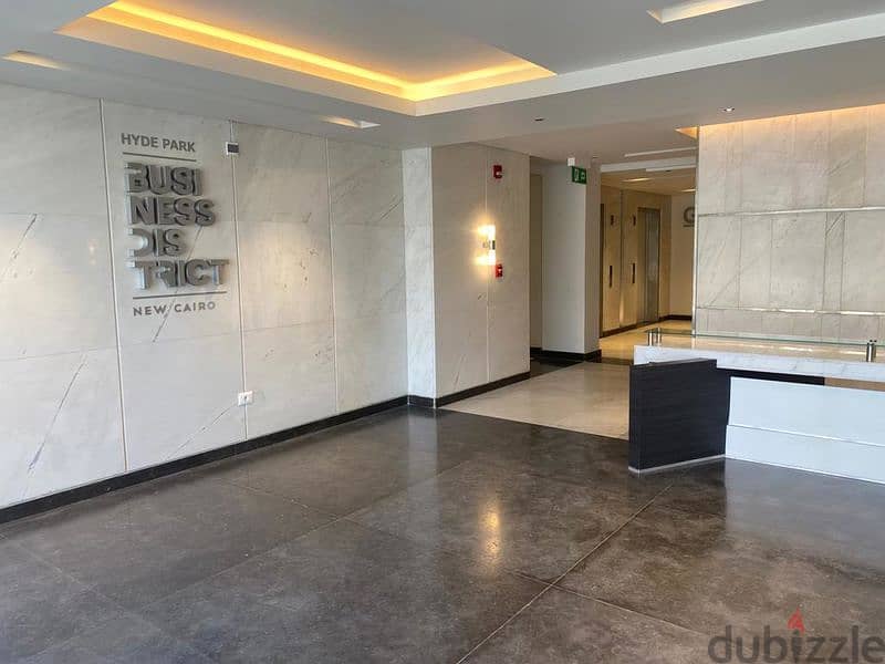 The most distinguished office for rent in the Business District Mall - Hyde Park 1