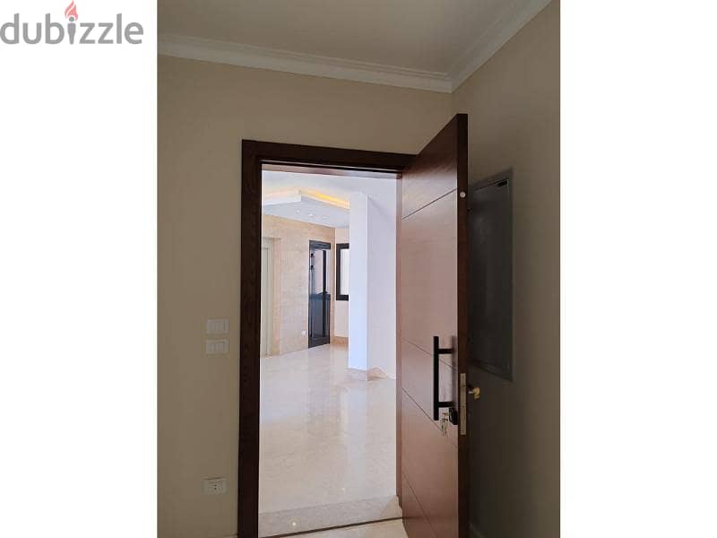 apartment for sale at pyramids hills compound 8